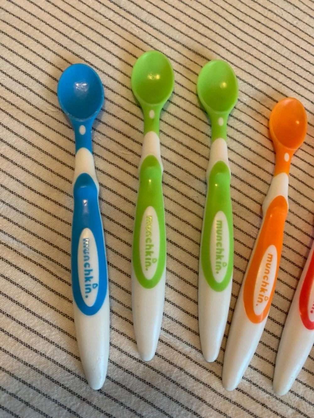 7 Munchkin Soft-Tip Infant Plastic Colored Spoons